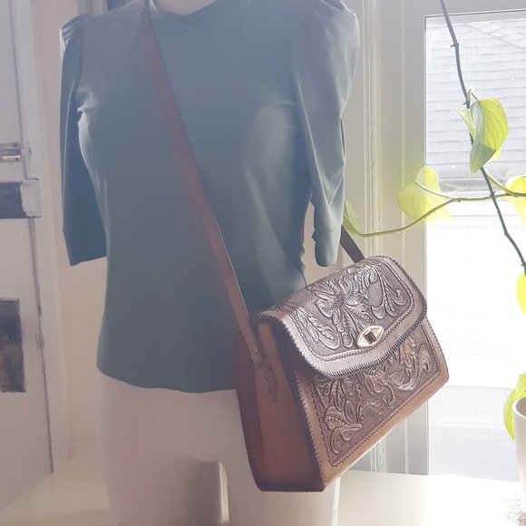 Tooled leather Purse which judging from the style was made in Mexico - Picture 6 of 6